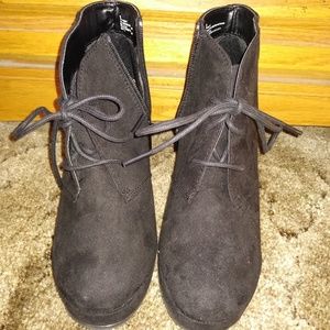 Merona ankle boots size 6.5